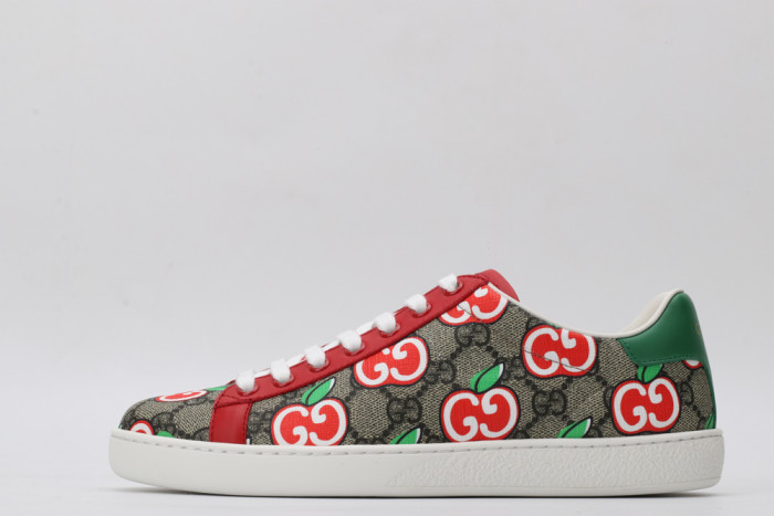 G*u*i low-top sneaker