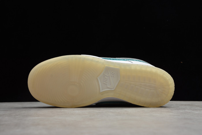 nike sb dunk low Di*m*nd s*pply co white Di*m*nd bv1310-100