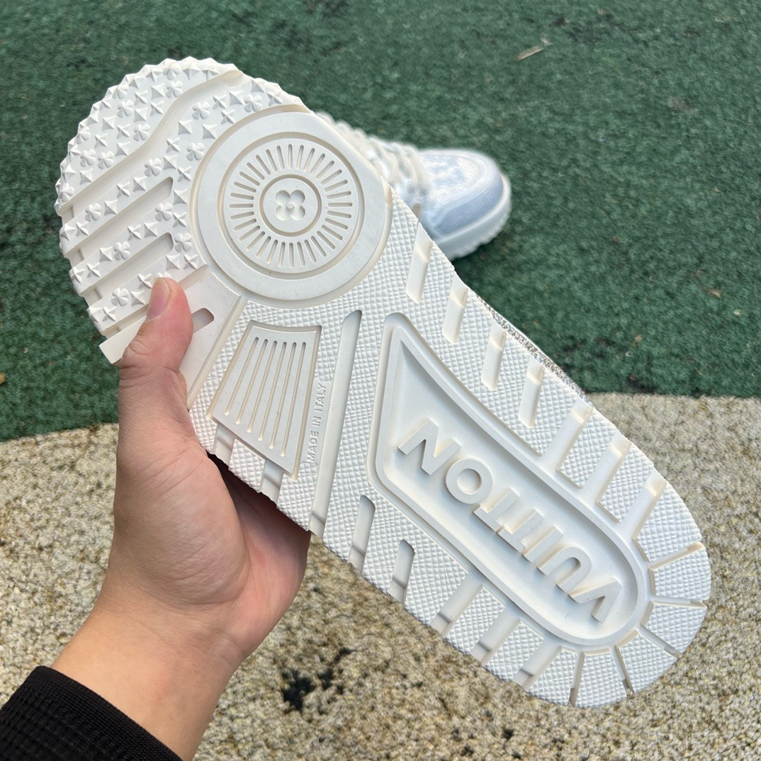 lv trainer maxi full of Di*m*nds white