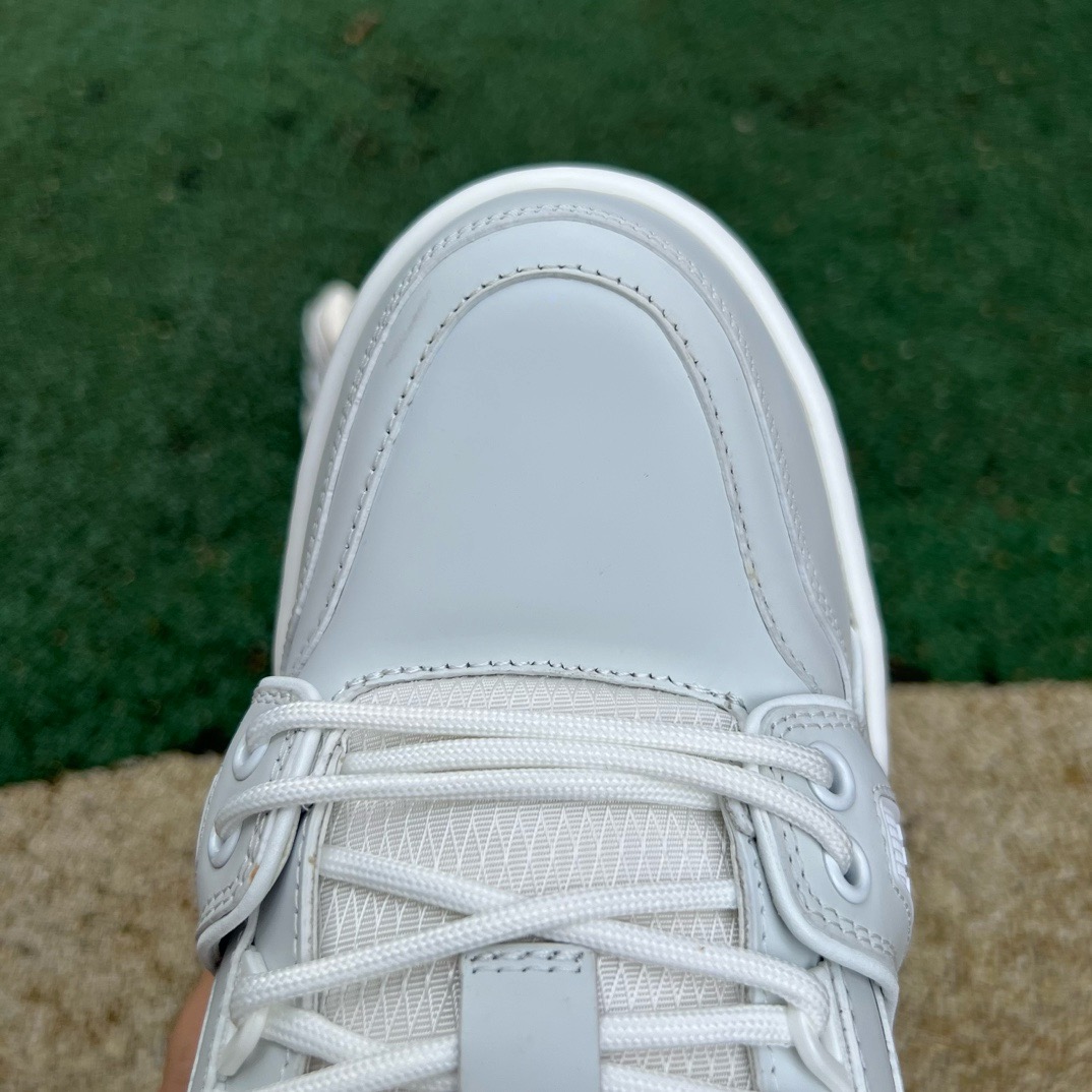 LV TRAINER MAXI White