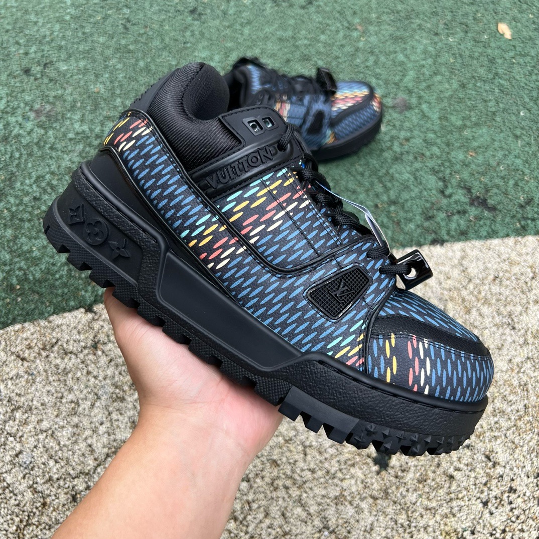 LV TRAINER MAXI Black pattern