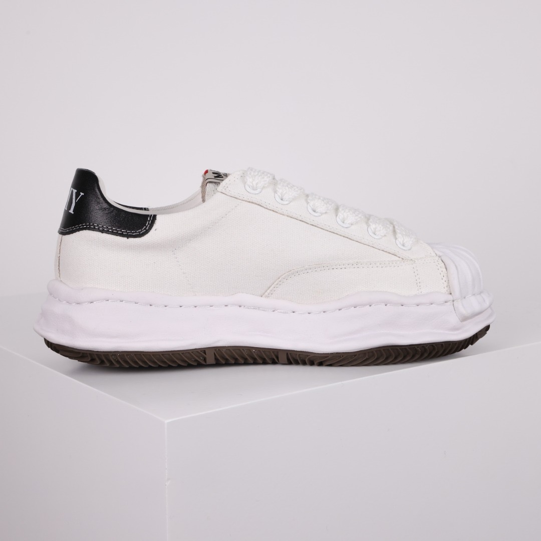 Ma*s*n mihara yasuhiro mmy sneaker