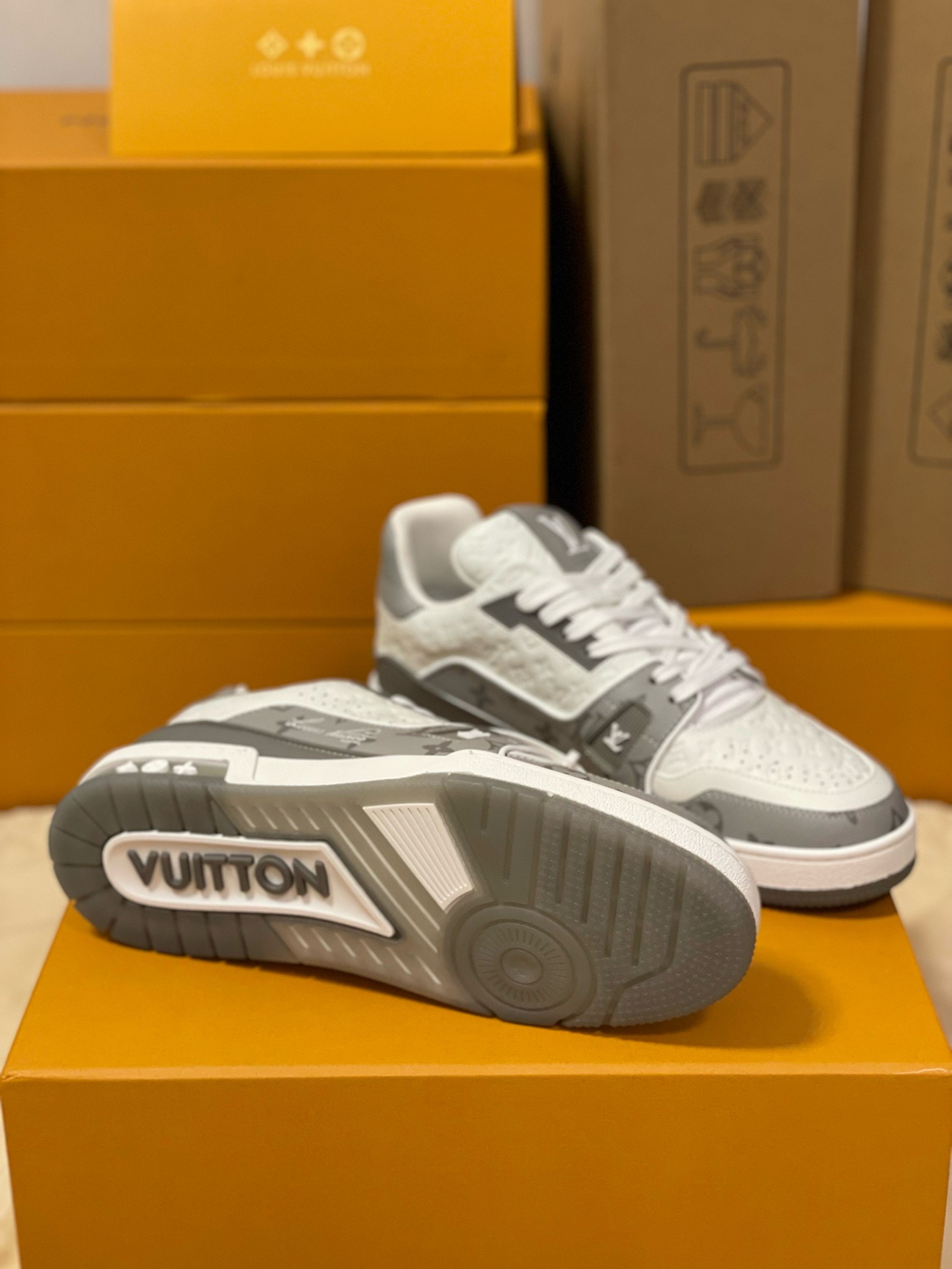 Loui Vuitto TRAINER SNEAKER